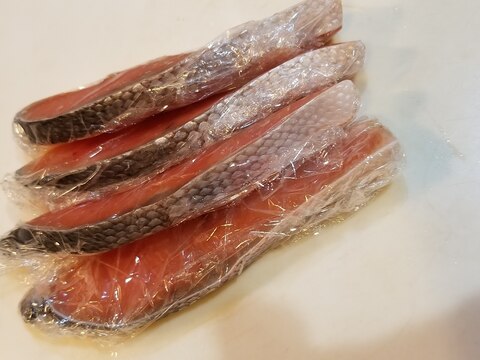 鮭の切り身の冷凍保存